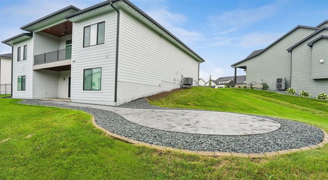 5006 148th Circle, Urbandale, IA 50323