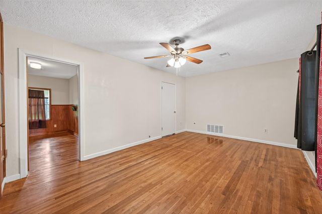 4019 Beatrice Avenue, Dickinson, TX 77539