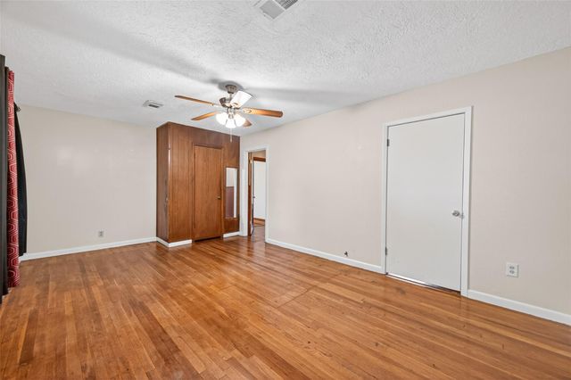4019 Beatrice Avenue, Dickinson, TX 77539