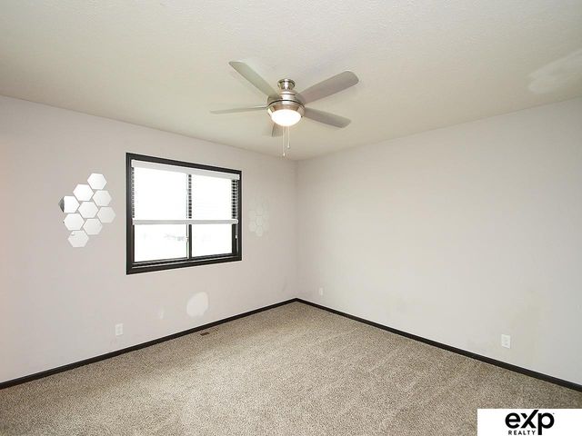 960 Barker Lane, Lincoln, NE 68521