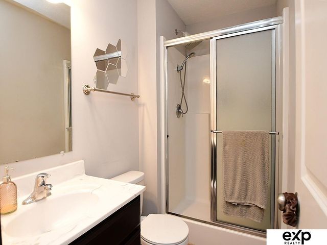 960 Barker Lane, Lincoln, NE 68521