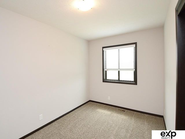 960 Barker Lane, Lincoln, NE 68521