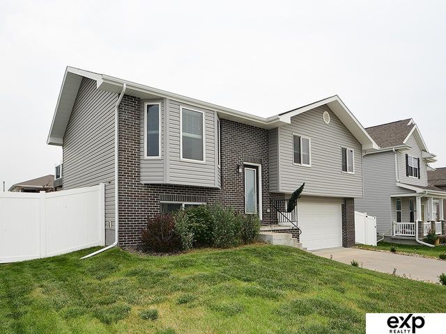 960 Barker Lane, Lincoln, NE 68521