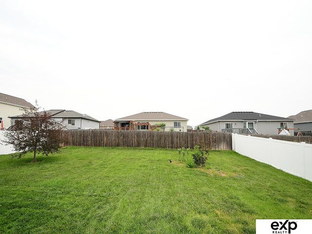 960 Barker Lane, Lincoln, NE 68521