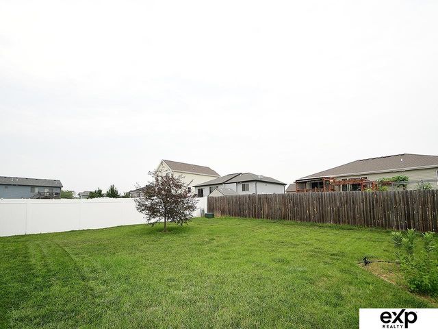 960 Barker Lane, Lincoln, NE 68521