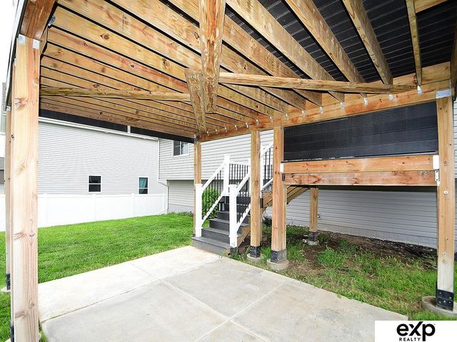 960 Barker Lane, Lincoln, NE 68521