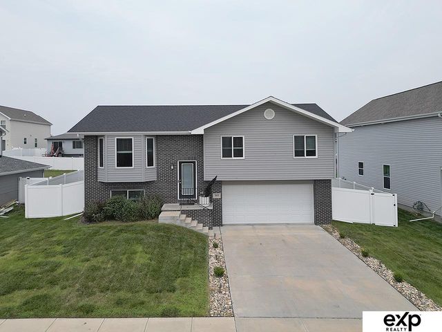960 Barker Lane, Lincoln, NE 68521