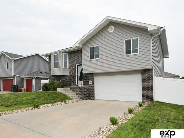 960 Barker Lane, Lincoln, NE 68521