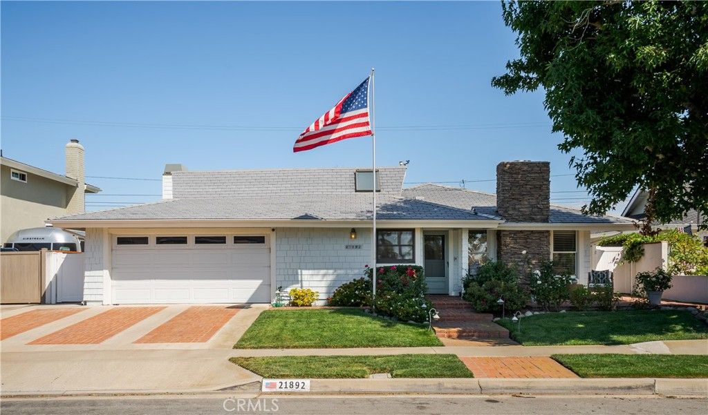 21892 Kaneohe, Huntington Beach, CA 92646 — exterior