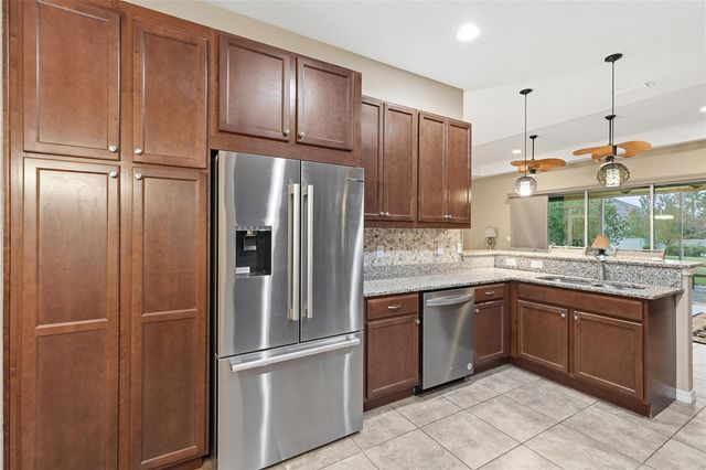 8683 BRIDGEPORT BAY CIRCLE, Mount Dora, FL 32757