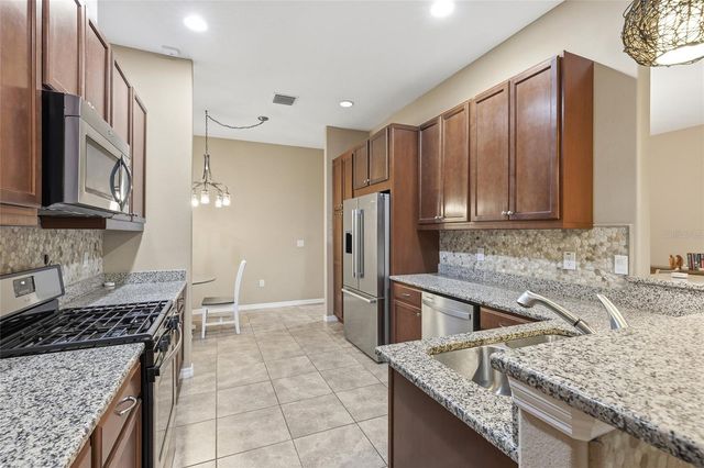 8683 BRIDGEPORT BAY CIRCLE, Mount Dora, FL 32757
