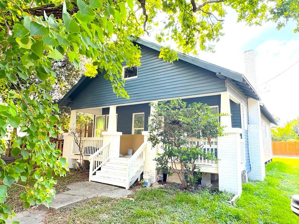 228 Sidney Street, Houston, TX 77003