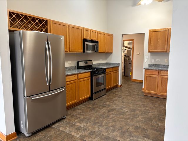 16649 Oak Park Avenue 205, Tinley Park, IL 60477