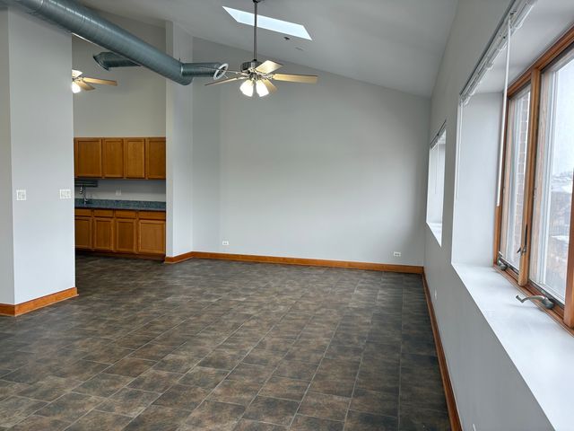 16649 Oak Park Avenue 205, Tinley Park, IL 60477