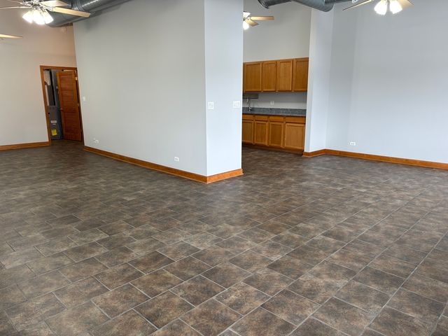 16649 Oak Park Avenue 205, Tinley Park, IL 60477