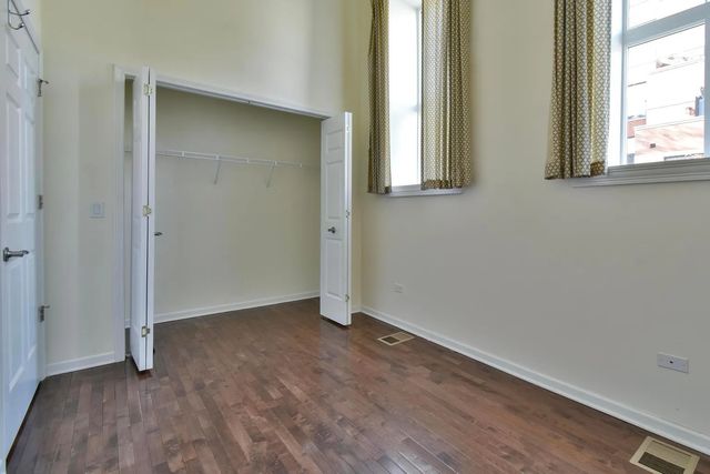 1761 W Augusta Boulevard 1, Chicago, IL 60622