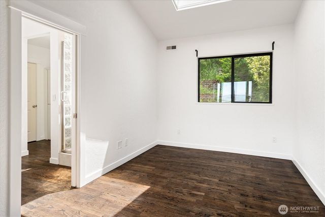 2364 Hobart Avenue SW, Seattle, WA 98116