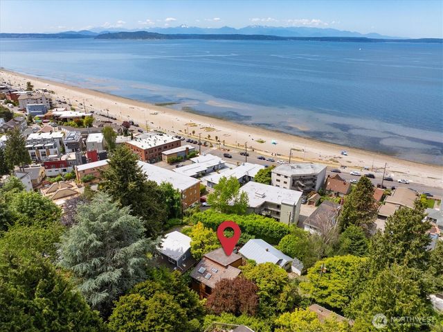 2364 Hobart Avenue SW, Seattle, WA 98116