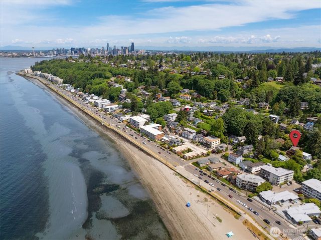 2364 Hobart Avenue SW, Seattle, WA 98116