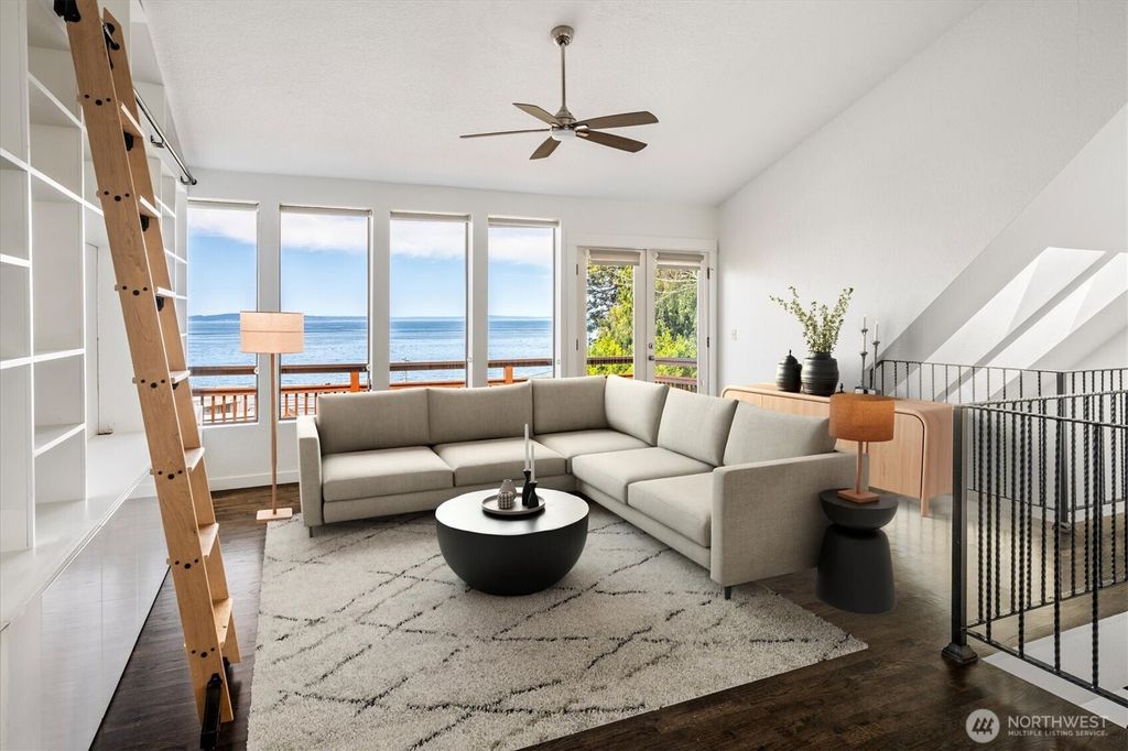 2364 Hobart Avenue SW, Seattle, WA 98116