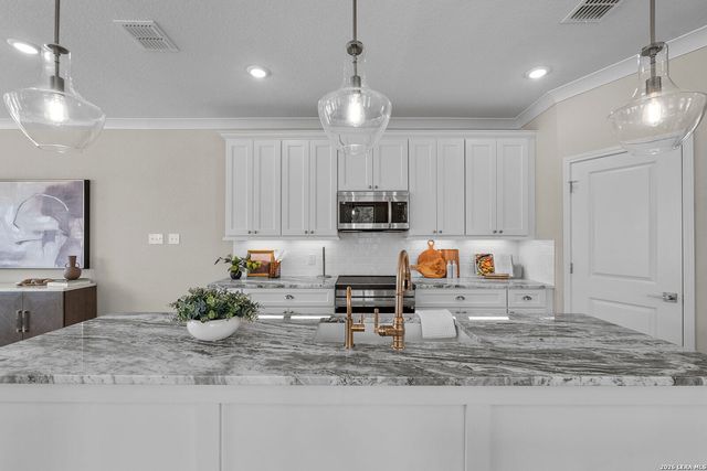 7015 Friedrich Ridge, San Antonio, TX 78256