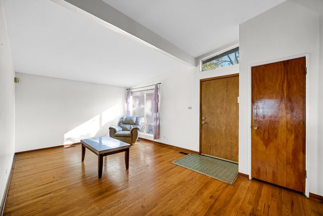 714 W Pleasant Street, Villa Park, IL 60181