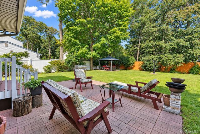 41 Linden Lane, Shirley, NY 11967