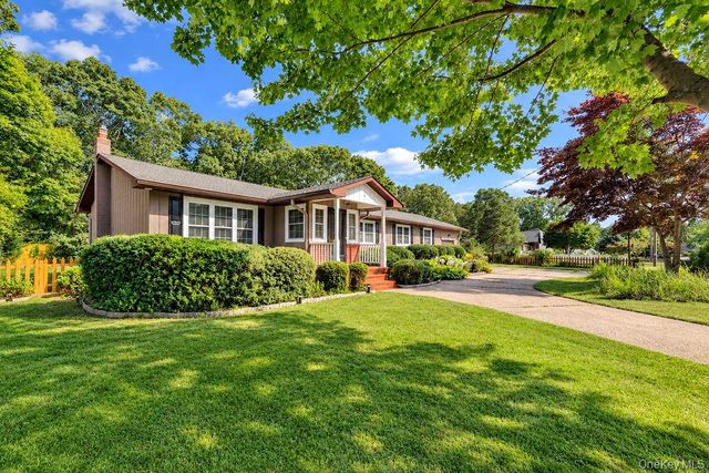 41 Linden Lane, Shirley, NY 11967