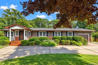 41 Linden Lane, Shirley, NY 11967