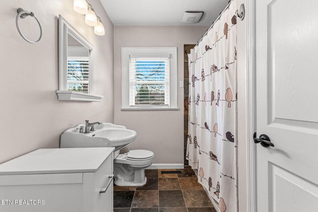 6011 Chalmers Drive, Knoxville, TN 37920