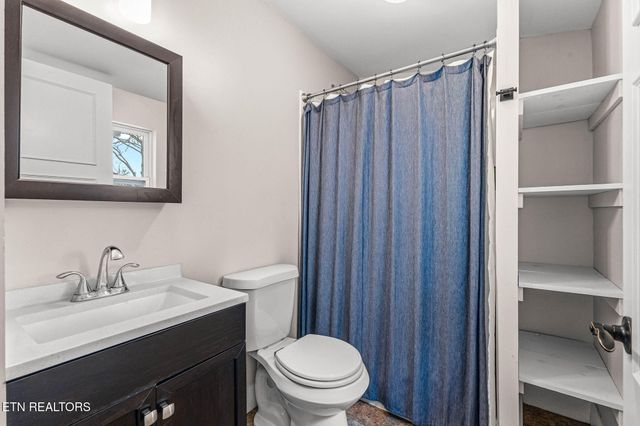 6011 Chalmers Drive, Knoxville, TN 37920