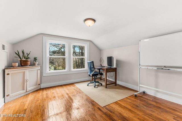 6011 Chalmers Drive, Knoxville, TN 37920