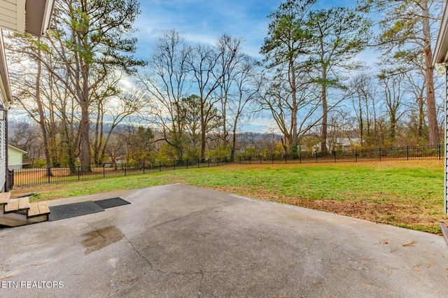 6011 Chalmers Drive, Knoxville, TN 37920