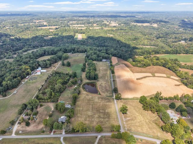 2834 Mosley Ferry Rd, Ashland City, TN 37015