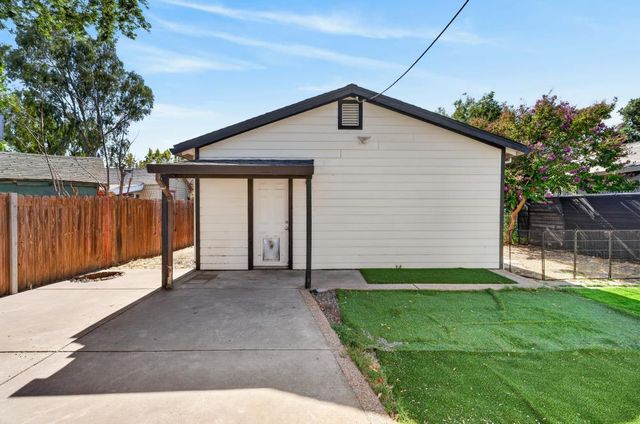 2604 Fairfield St, Sacramento, CA 95815