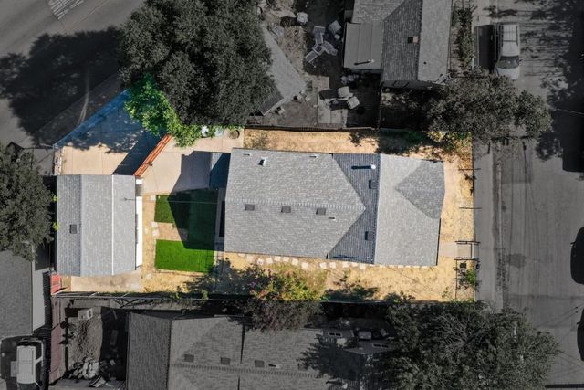 2604 Fairfield St, Sacramento, CA 95815