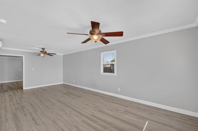 2604 Fairfield St, Sacramento, CA 95815