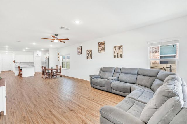212 Flint Mountain RD, Georgetown, TX 78628