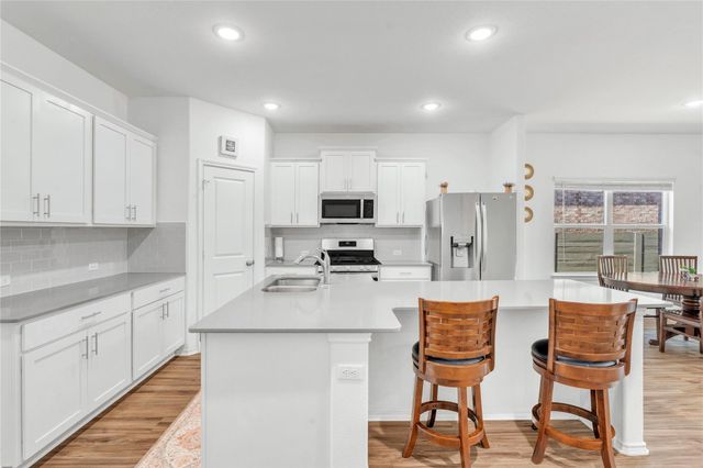 212 Flint Mountain RD, Georgetown, TX 78628