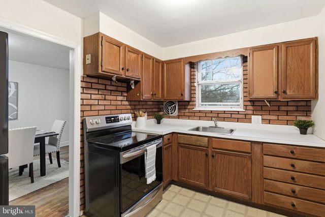 725 IRVINGTON PL, Chester, PA 19013