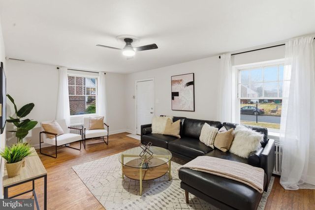 725 IRVINGTON PL, Chester, PA 19013