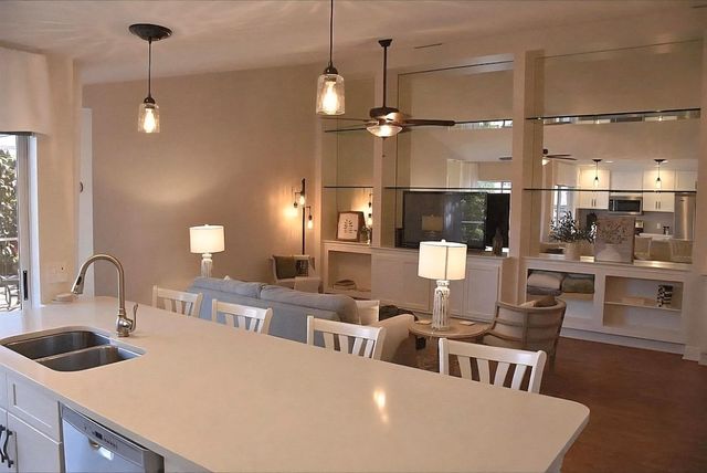 1101 Sun Terrace Court, Palm Beach Gardens, FL 33403