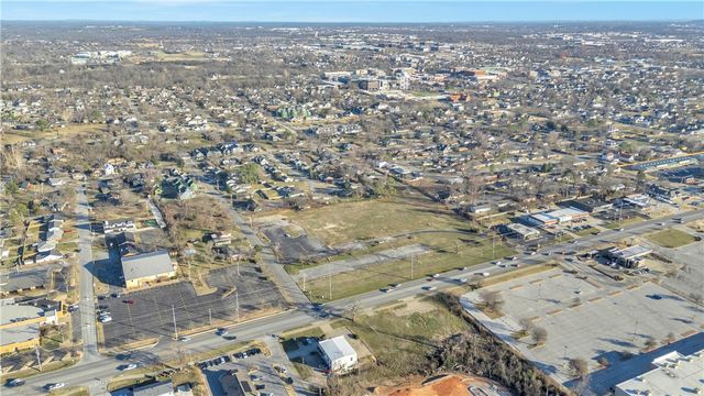 605 Walton Boulevard, Bentonville, AR 72712