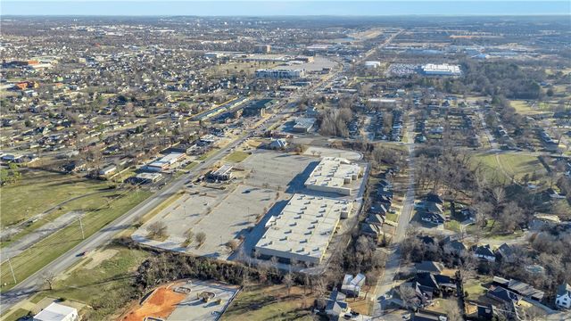 605 Walton Boulevard, Bentonville, AR 72712