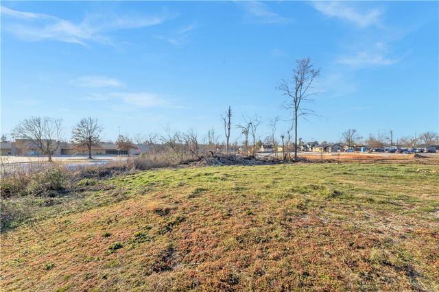 605 Walton Boulevard, Bentonville, AR 72712