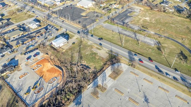 605 Walton Boulevard, Bentonville, AR 72712