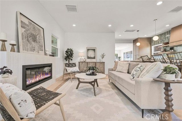 808 S Los Robles Avenue, Pasadena, CA 91106