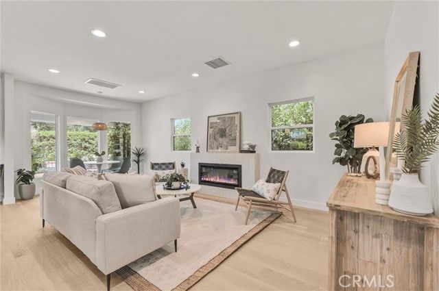 808 S Los Robles Avenue, Pasadena, CA 91106