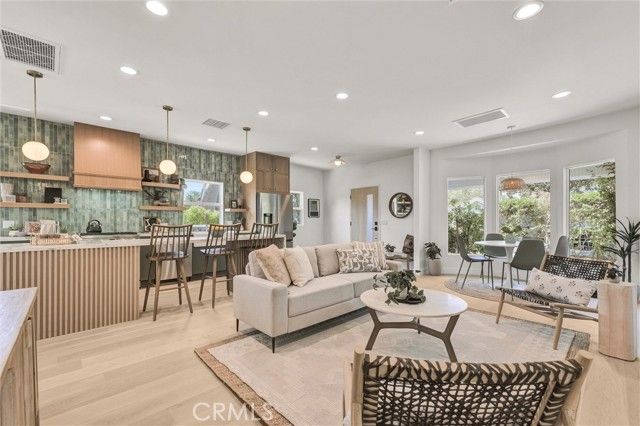 808 S Los Robles Avenue, Pasadena, CA 91106