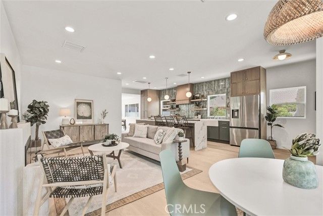 808 S Los Robles Avenue, Pasadena, CA 91106